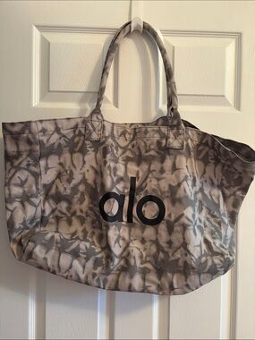Alo canvas tote bag